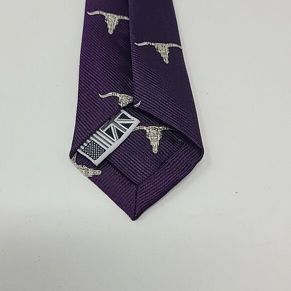 Psycho Bunny Purple Silk Tie Longhorn Steer Skull Print Vintage 100% Silk - Picture 5 of 6